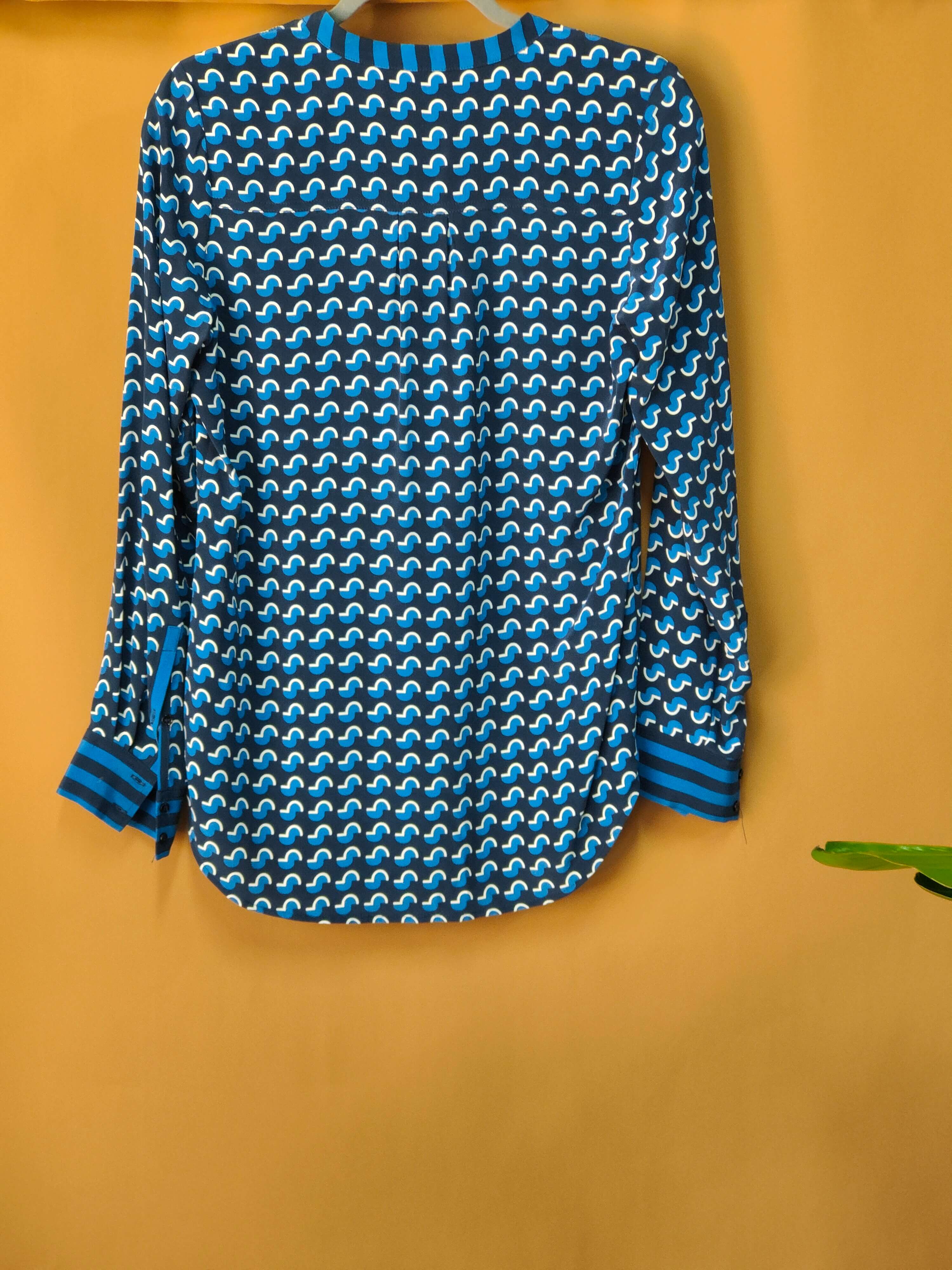 Custom Logo OEM Women's Printed Blue Button Up Silk Blouse Top for Wholesale