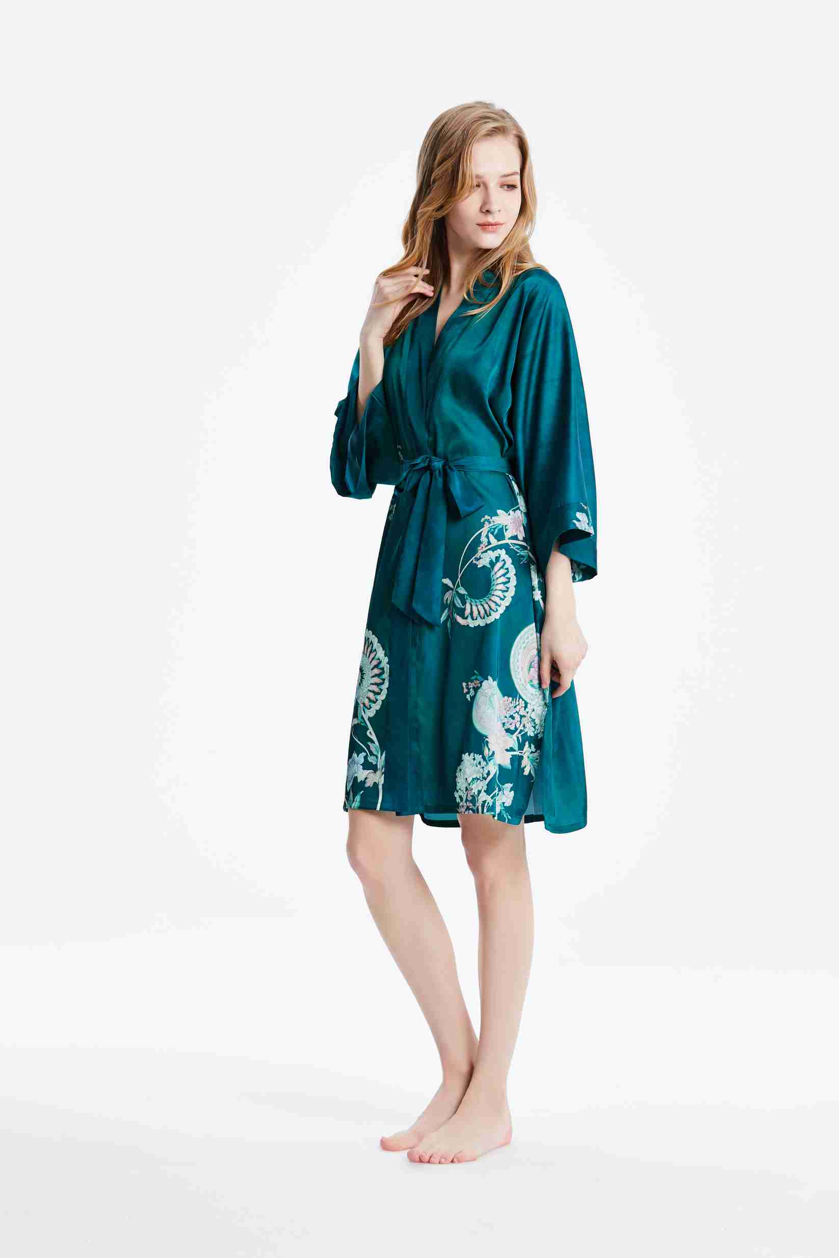Best Ladies Luxury Satin Silk Kimono Short Bathrobe Nightgown with 3/4 sleeve in Santa Green
