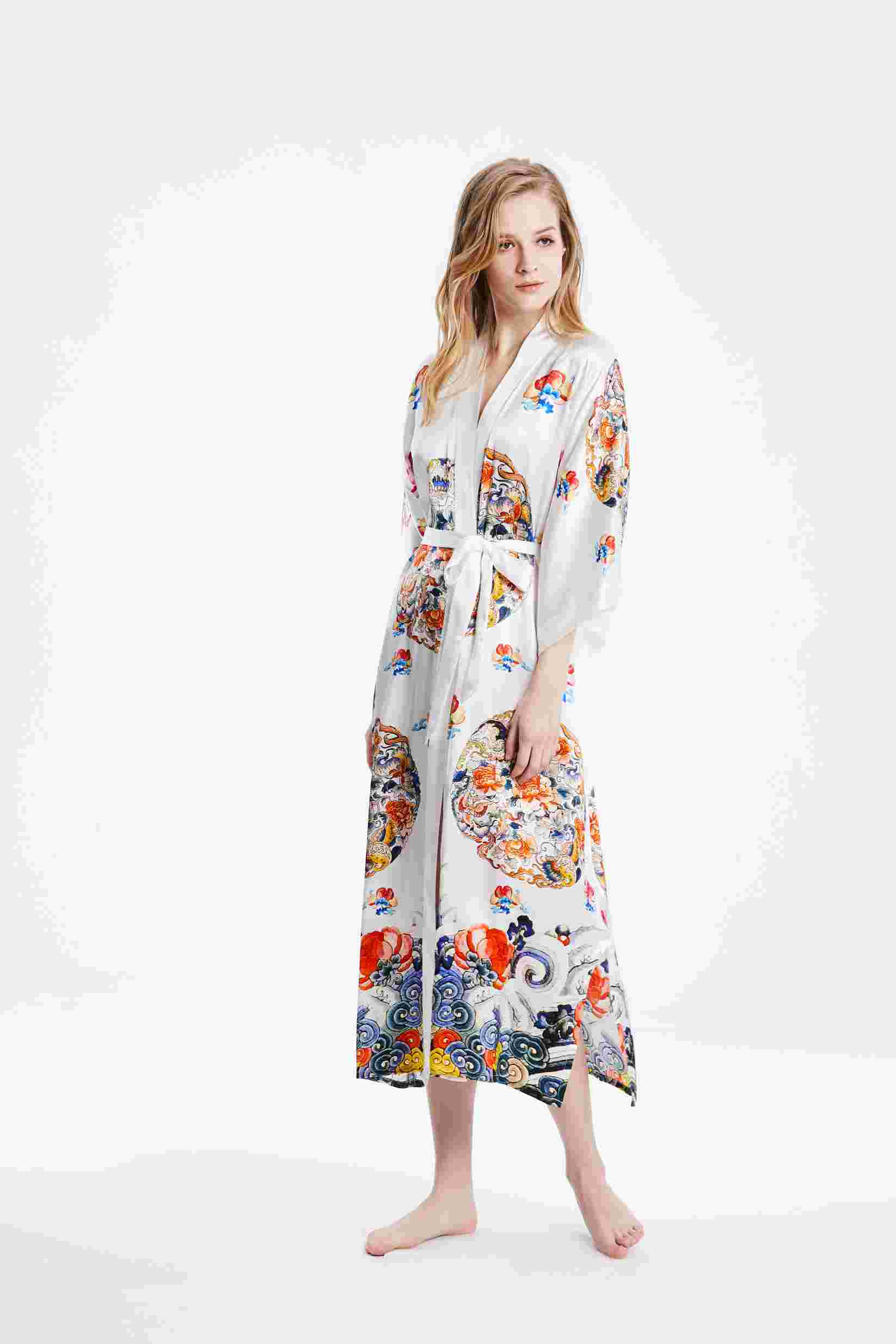 Best Ladies Full Length Genuine Mulberry Silk White Kimono Bathrobe Nightgown Printed Style Factory Wholesale