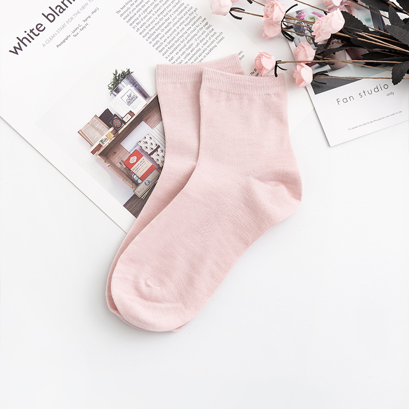 Chinese Supplier Women's Best Silk Socks Black White Breathable Socks for All Seasons